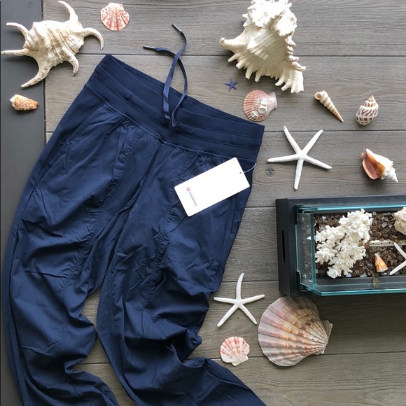 🌴🌼LULULEMON- DANCE STUDIO PANTS🌼🌴 - Picture 2 of 8